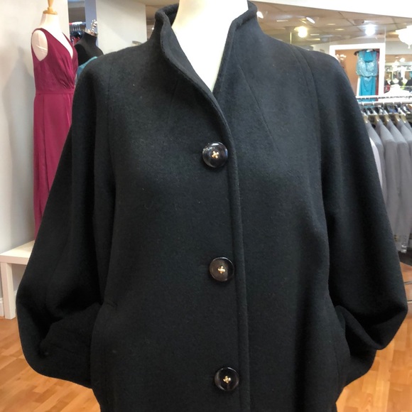 Women’s black 100% wool overcoat - Picture 2 of 6